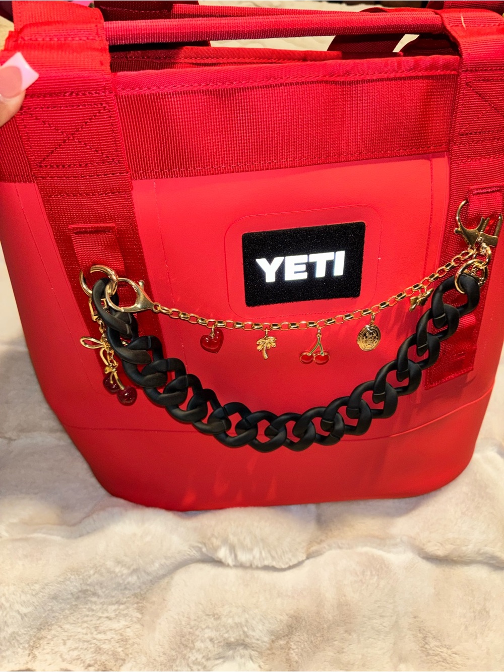 YETI Camino 20 with side bag & with Decorative Chain
